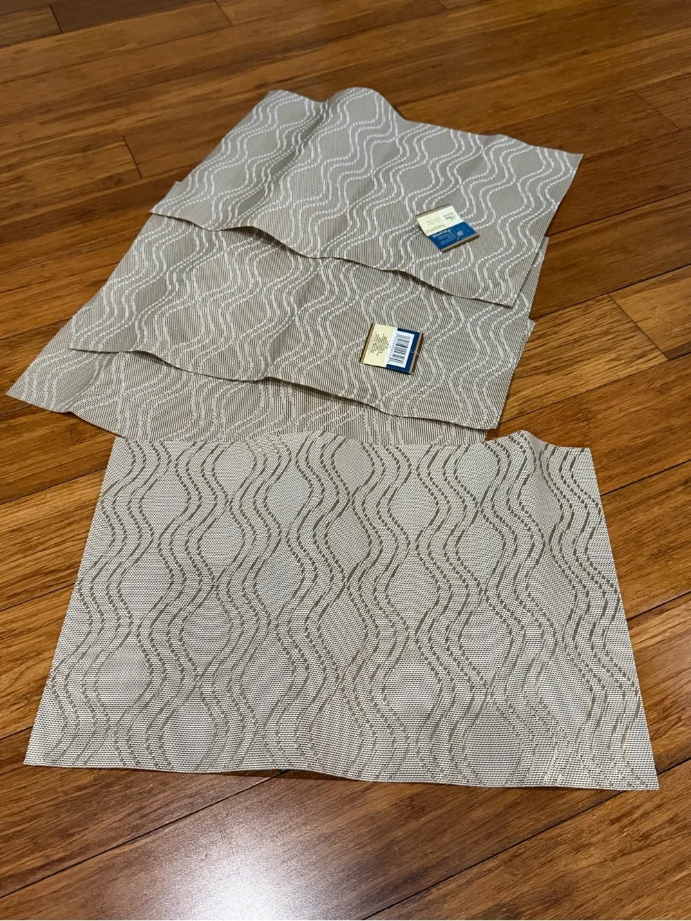 NWT Set of 4 placemats beige
